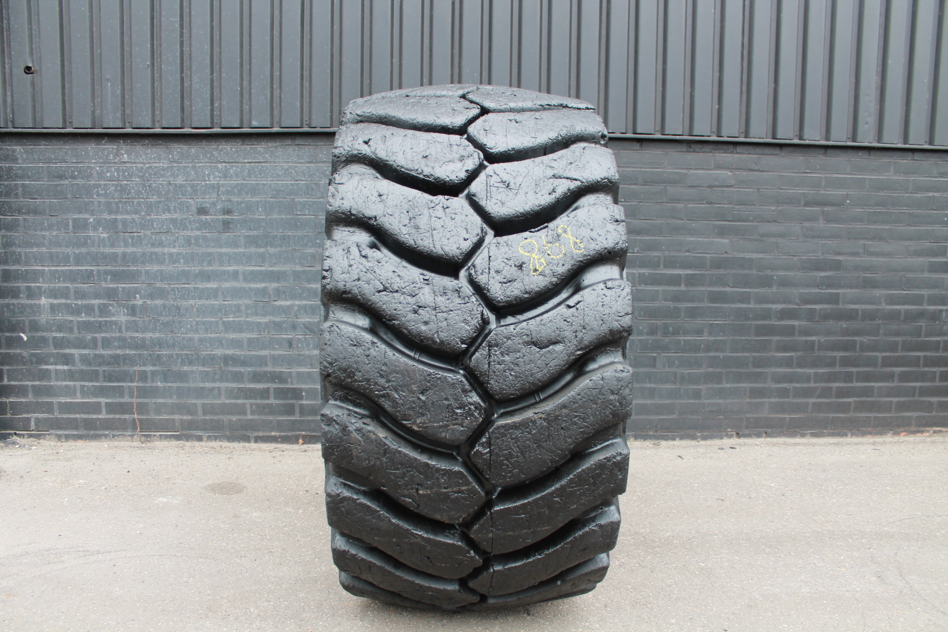 35-65r33-michelin-xldd2a-l5-2-pieces-on-stock